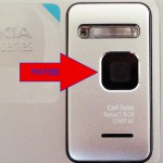 Nokia N8, il copriobiettivo automatico "chiuso"