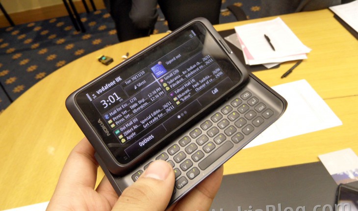 Nuove immagini del Nokia E7-00