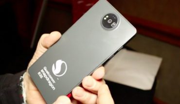 Il prototipo del Nokia 8 utilizzato per illustrare le potenzialità di Snapdragon 835 al CES 2017 (video) [Aggiornato]